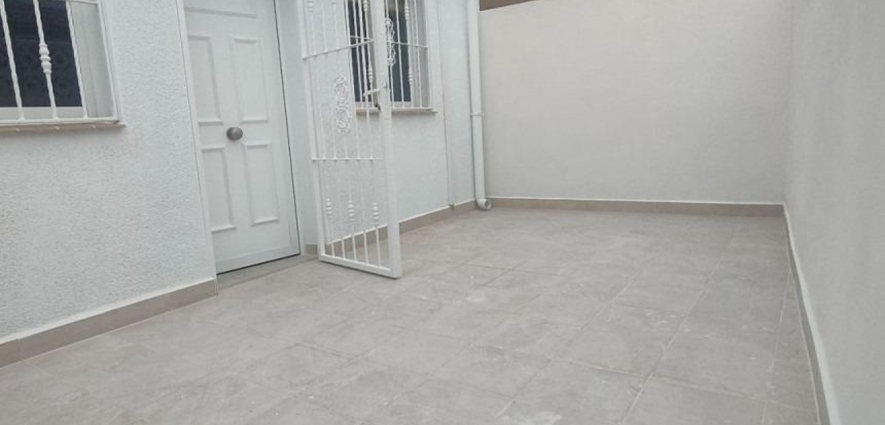 Herverkoop - House -
Torrevieja - Torreblanca