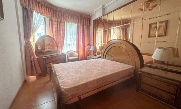 Herverkoop - Appartement / flat -
Torrevieja - torrevieja