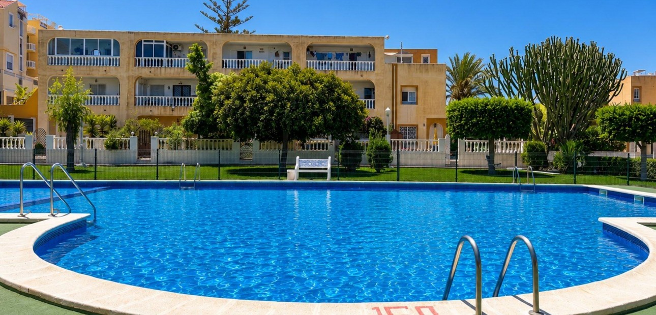 Herverkoop - Bungalow -
Torrevieja - Torreblanca