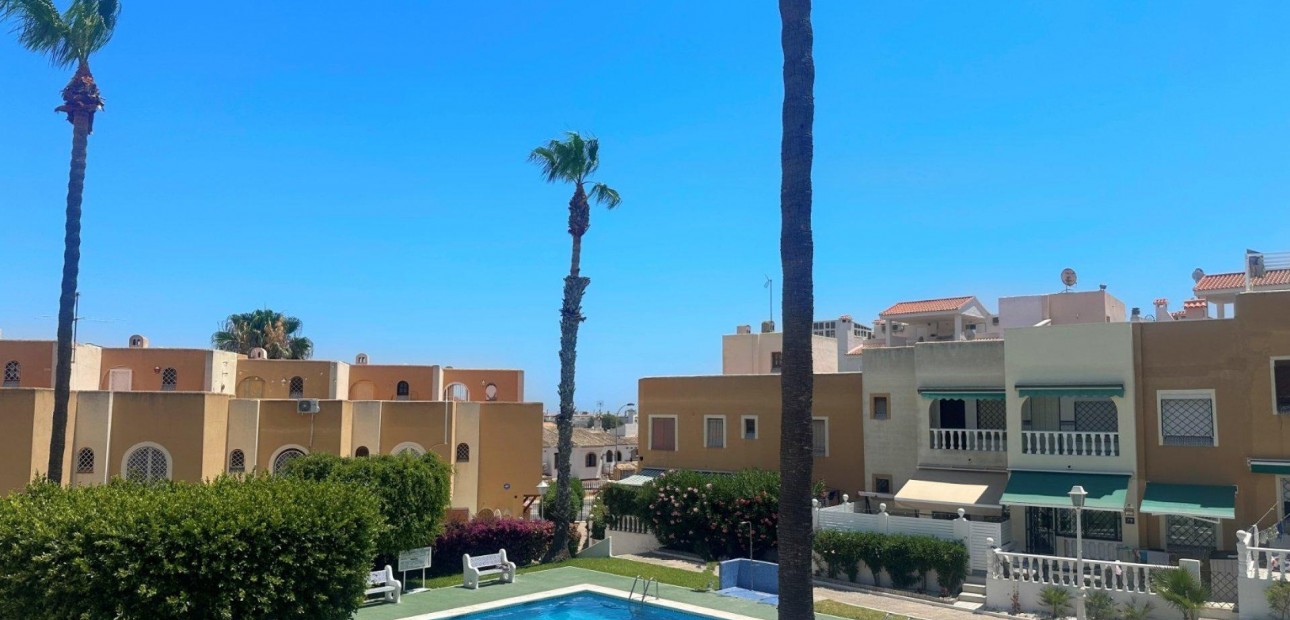 Herverkoop - Bungalow -
Torrevieja - Torreblanca