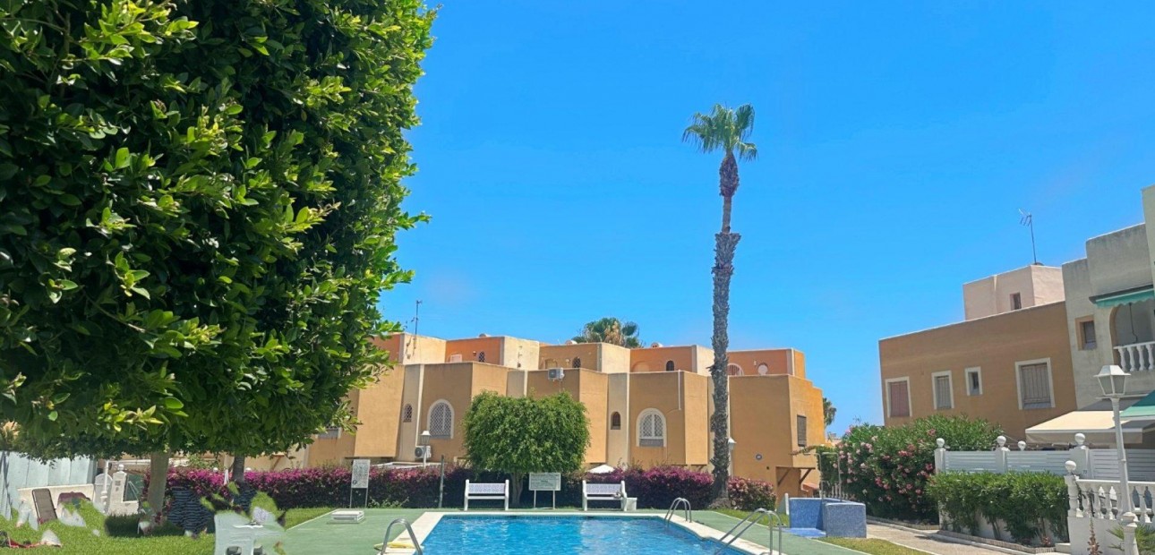 Herverkoop - Bungalow -
Torrevieja - Torreblanca