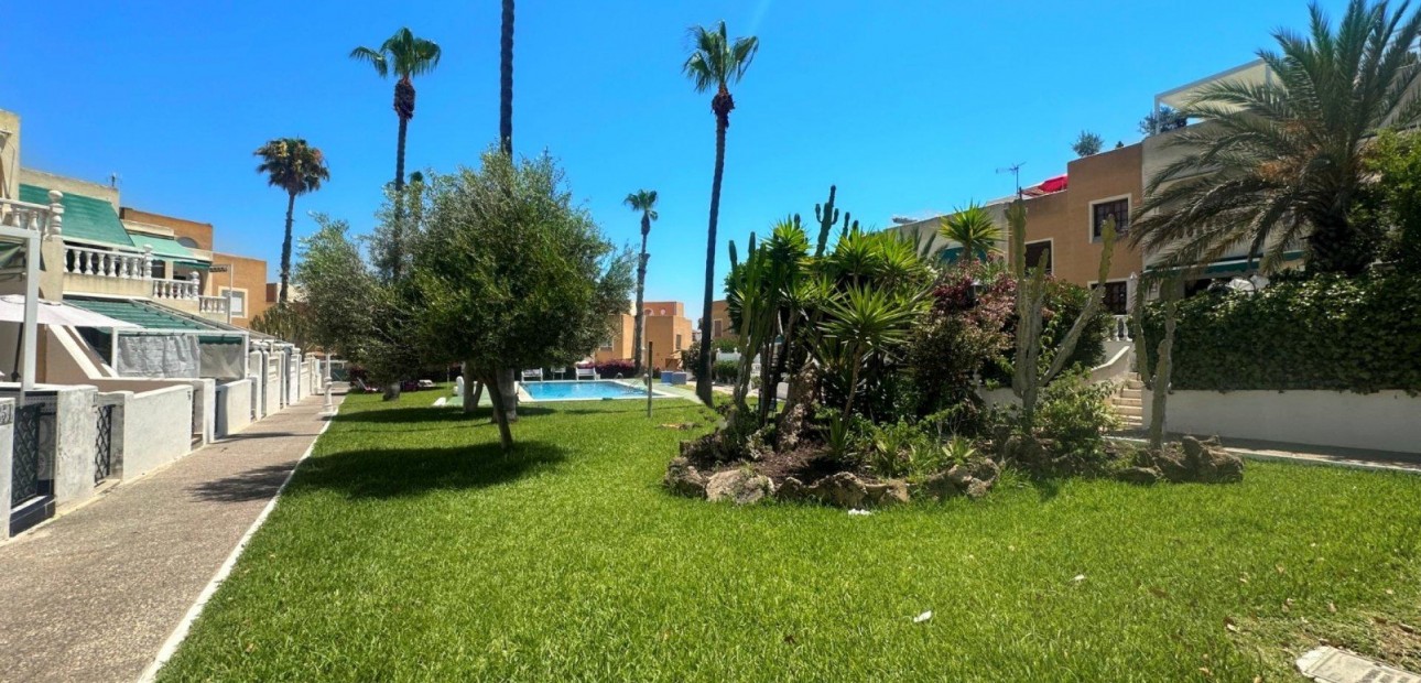 Herverkoop - Bungalow -
Torrevieja - Torreblanca