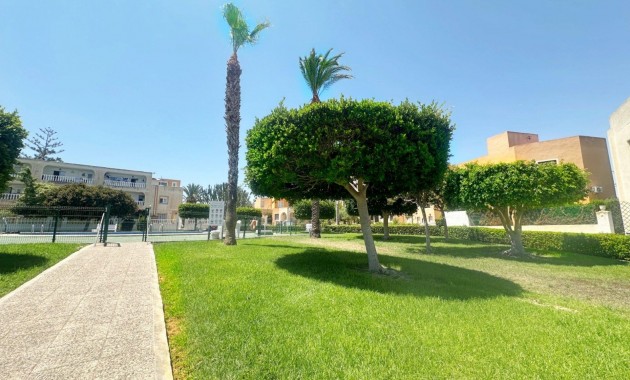 Herverkoop - Bungalow -
Torrevieja - Torreblanca