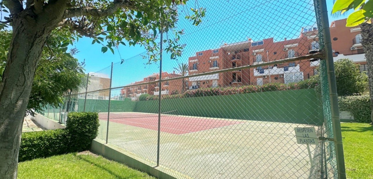 Herverkoop - Bungalow -
Torrevieja - Torreblanca