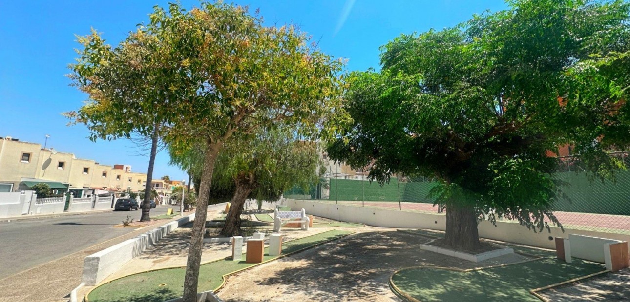 Herverkoop - Bungalow -
Torrevieja - Torreblanca
