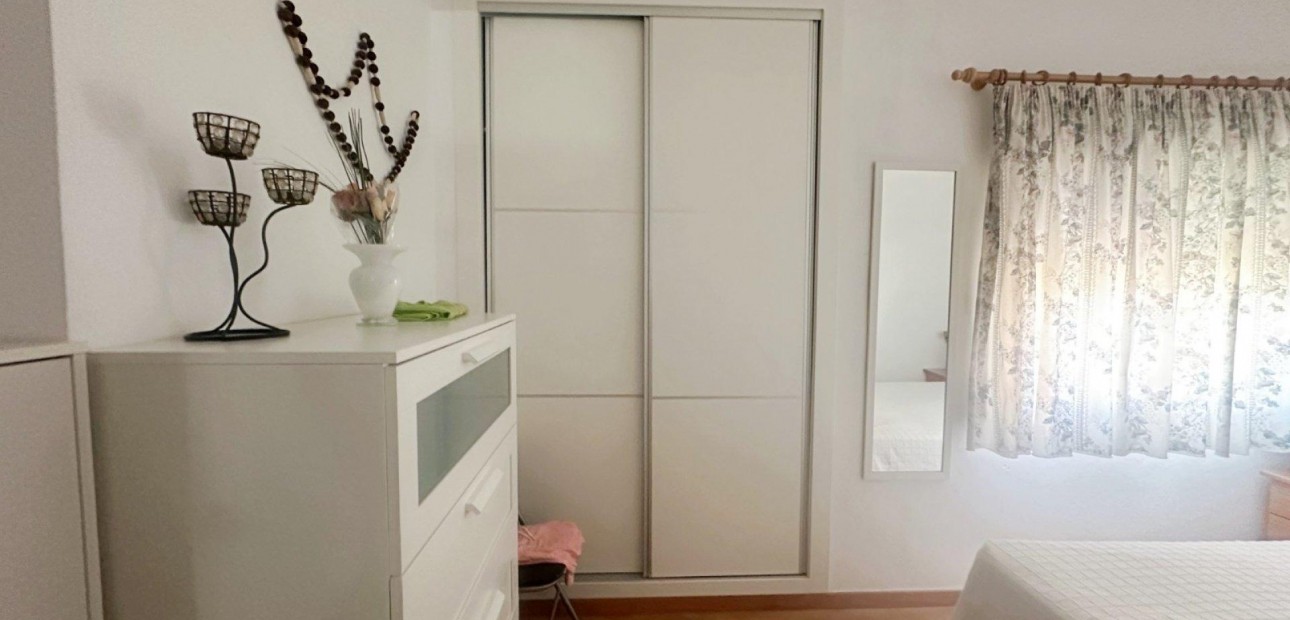 Herverkoop - Bungalow -
Torrevieja - Torreblanca