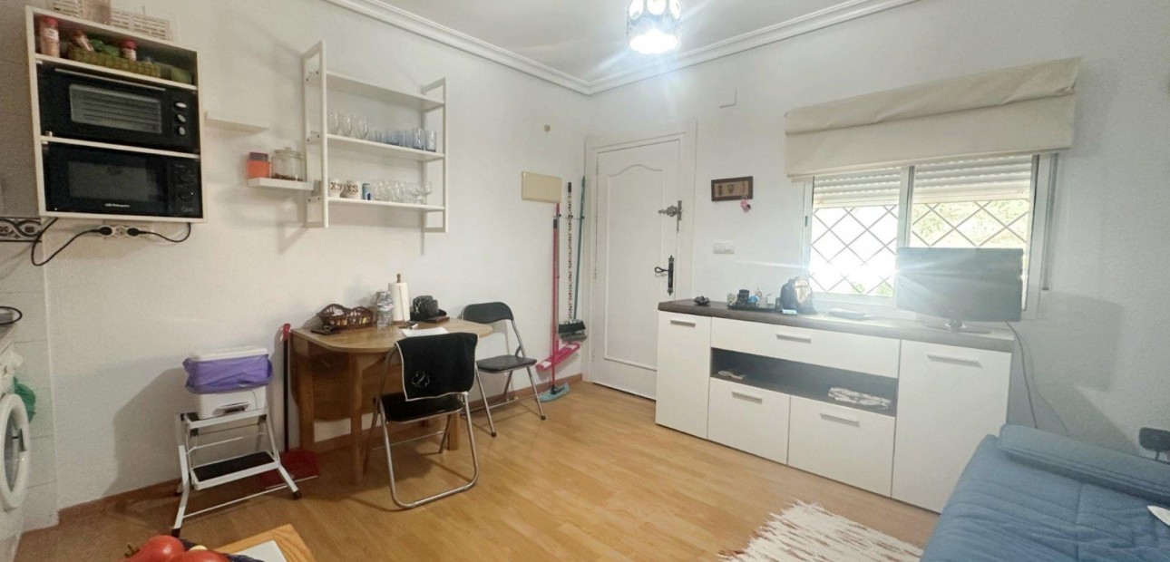 Herverkoop - Bungalow -
Torrevieja - Torreblanca