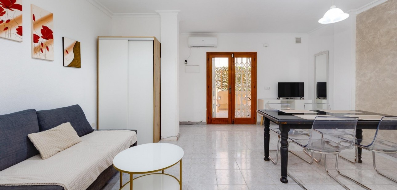 Herverkoop - Appartement / flat -
Torrevieja - Estacion de autobuses
