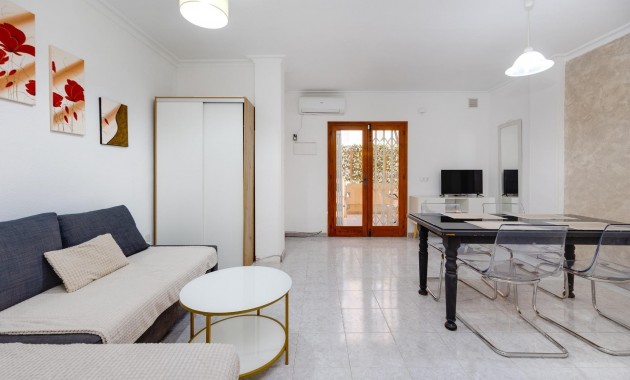 Herverkoop - Appartement / flat -
Torrevieja - Estacion de autobuses