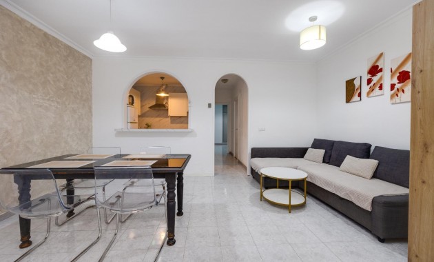 Herverkoop - Appartement / flat -
Torrevieja - Estacion de autobuses