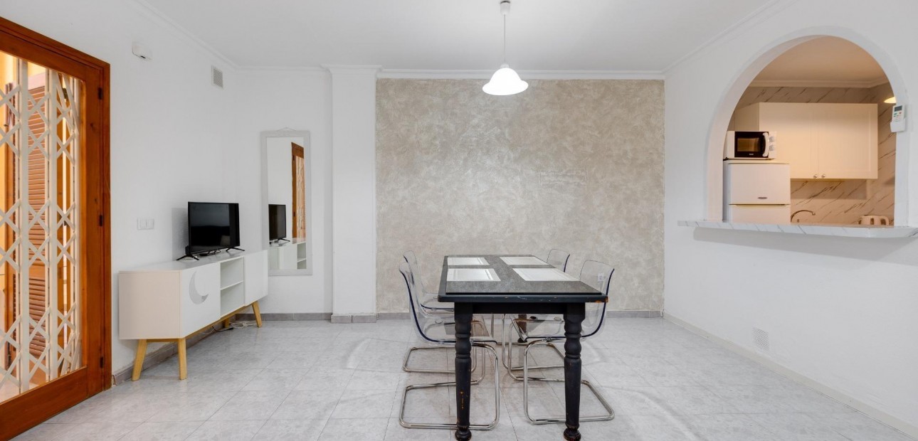 Herverkoop - Appartement / flat -
Torrevieja - Estacion de autobuses