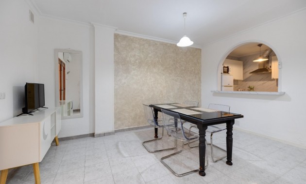 Herverkoop - Appartement / flat -
Torrevieja - Estacion de autobuses