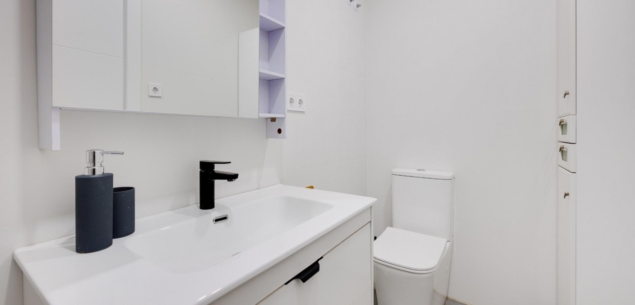 Herverkoop - Appartement / flat -
Torrevieja - Estacion de autobuses