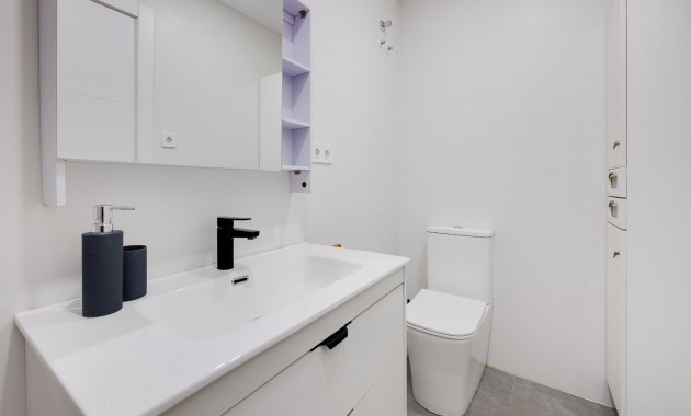 Herverkoop - Appartement / flat -
Torrevieja - Estacion de autobuses