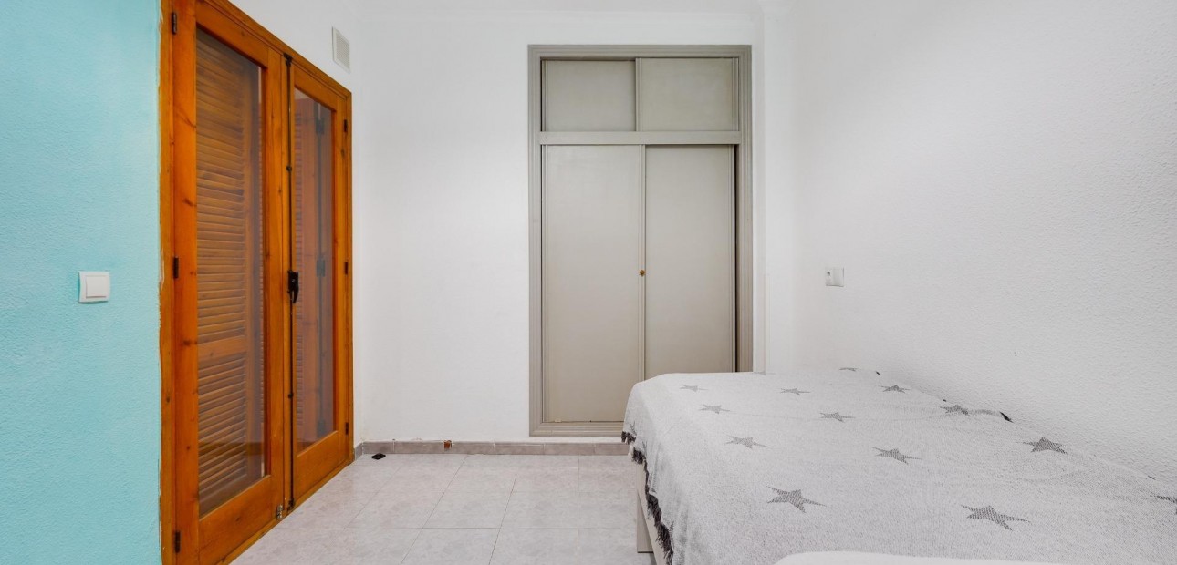 Herverkoop - Appartement / flat -
Torrevieja - Estacion de autobuses