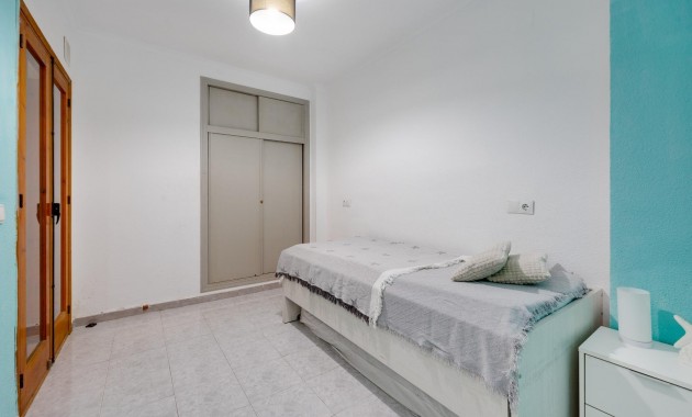 Herverkoop - Appartement / flat -
Torrevieja - Estacion de autobuses