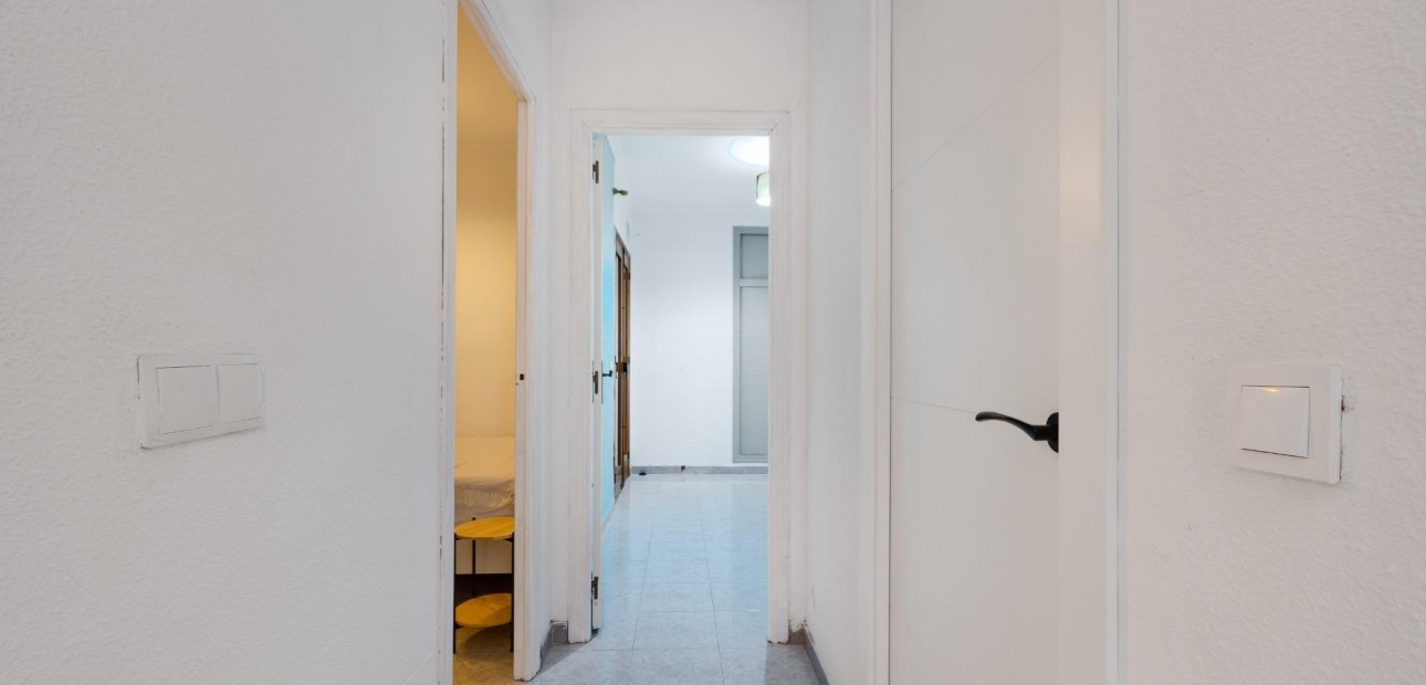 Herverkoop - Appartement / flat -
Torrevieja - Estacion de autobuses