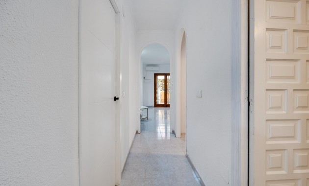 Herverkoop - Appartement / flat -
Torrevieja - Estacion de autobuses