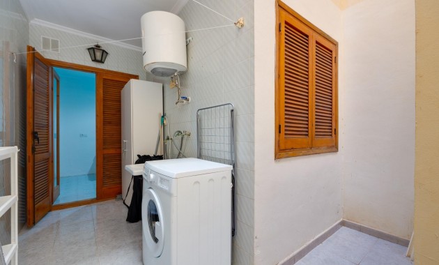 Herverkoop - Appartement / flat -
Torrevieja - Estacion de autobuses