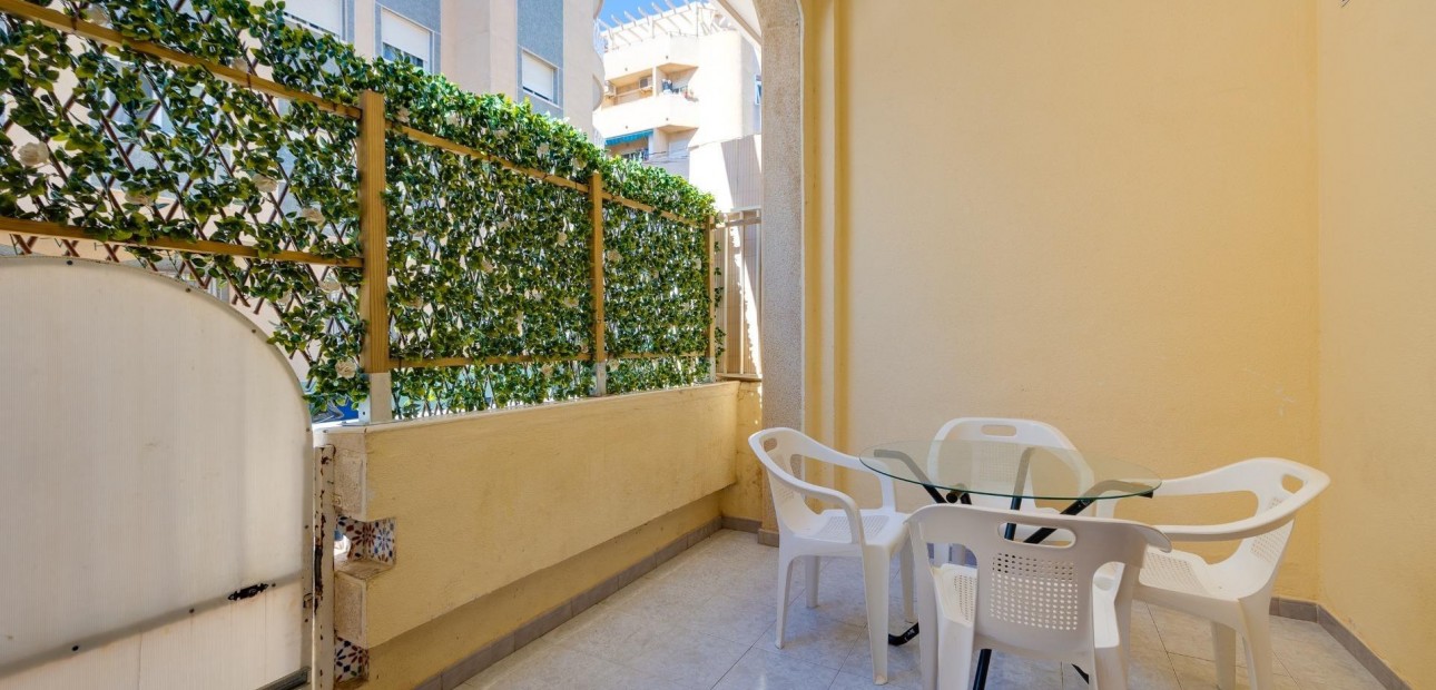 Herverkoop - Appartement / flat -
Torrevieja - Estacion de autobuses