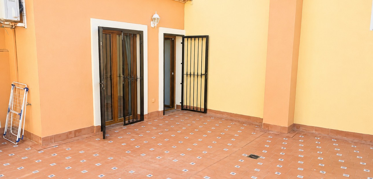 Herverkoop - Herenhuis -
Algorfa - La Finca Golf Resort
