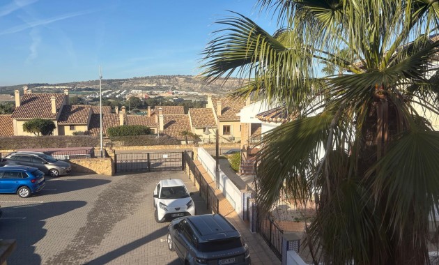 Herverkoop - Herenhuis -
Algorfa - La Finca Golf Resort