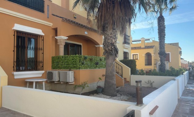 Herverkoop - Herenhuis -
Algorfa - La Finca Golf Resort