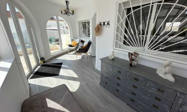 Herverkoop - Villa -
Ciudad Quesada - Central Quesada