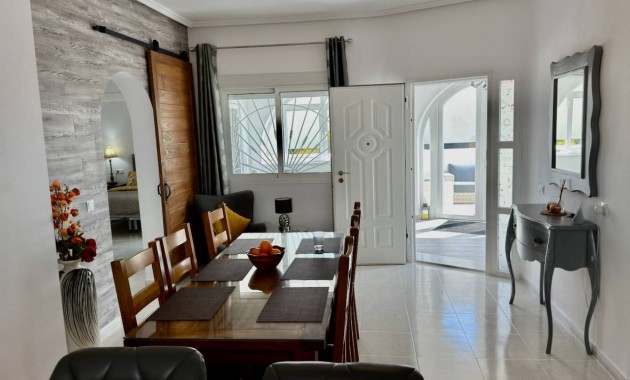 Herverkoop - Villa -
Ciudad Quesada - Central Quesada