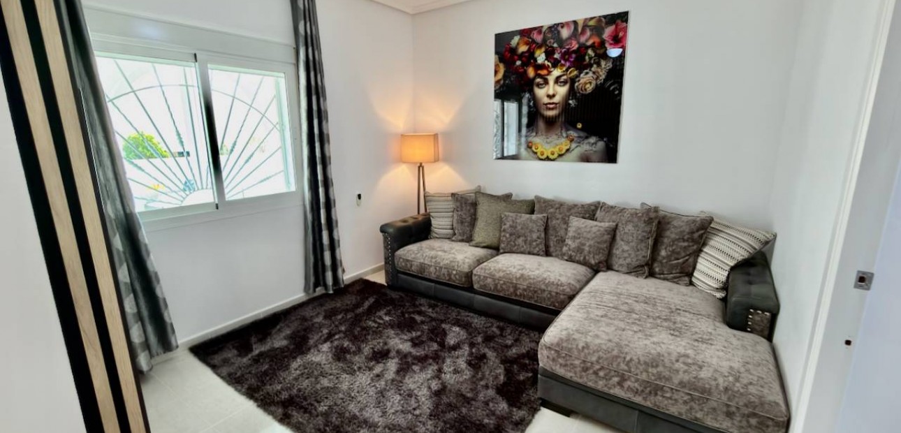 Herverkoop - Villa -
Ciudad Quesada - Central Quesada