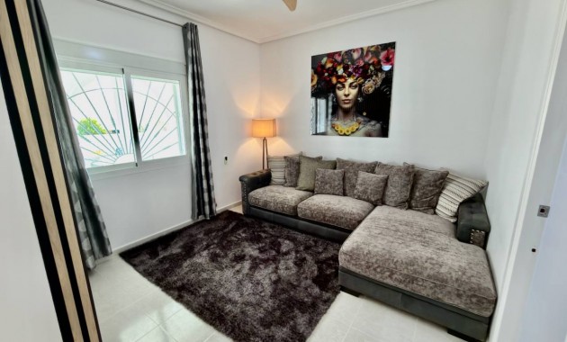 Herverkoop - Villa -
Ciudad Quesada - Central Quesada