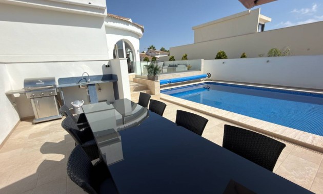 Herverkoop - Villa -
Ciudad Quesada - Central Quesada