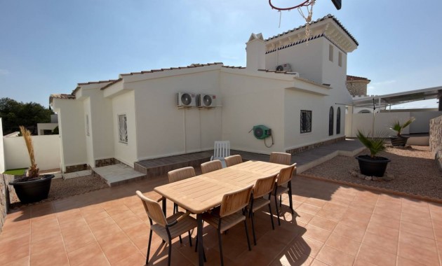 Herverkoop - Villa -
Ciudad Quesada - Central Quesada