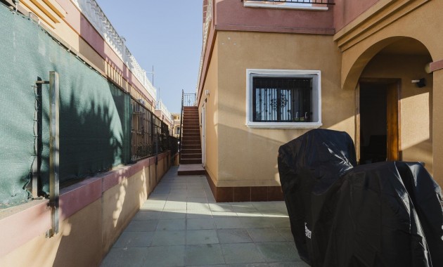 Herverkoop - Villa -
Torrevieja - Aguas Nuevas