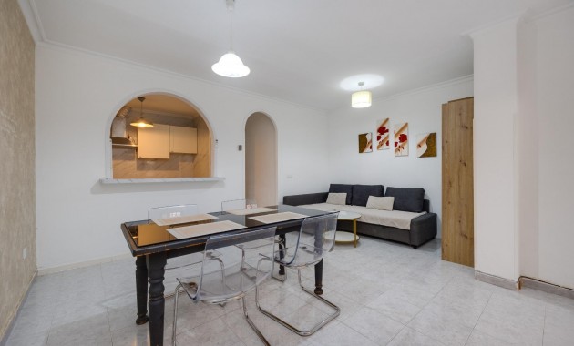 Herverkoop - Appartement / flat -
Torrevieja - Estacion de autobuses