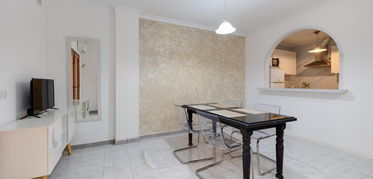 Herverkoop - Appartement / flat -
Torrevieja - Estacion de autobuses