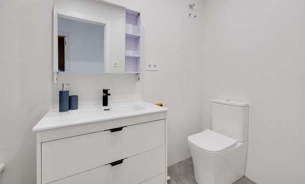 Herverkoop - Appartement / flat -
Torrevieja - Estacion de autobuses