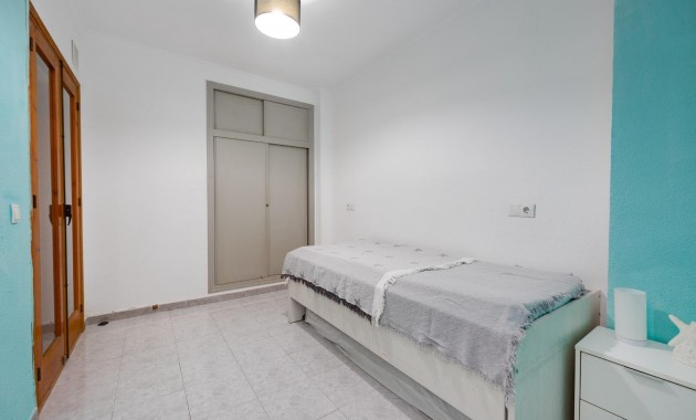 Herverkoop - Appartement / flat -
Torrevieja - Estacion de autobuses
