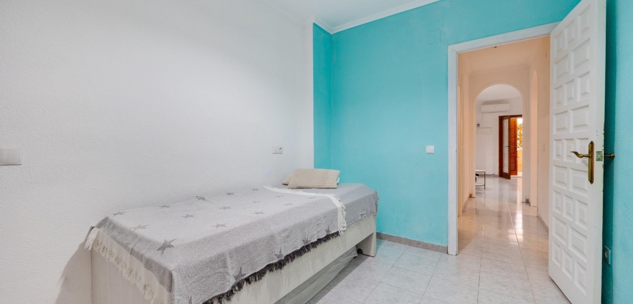 Herverkoop - Appartement / flat -
Torrevieja - Estacion de autobuses