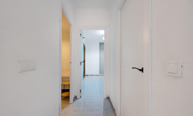 Herverkoop - Appartement / flat -
Torrevieja - Estacion de autobuses