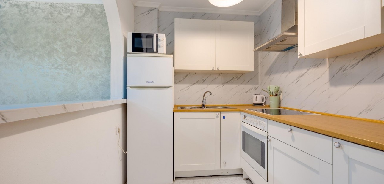 Herverkoop - Appartement / flat -
Torrevieja - Estacion de autobuses