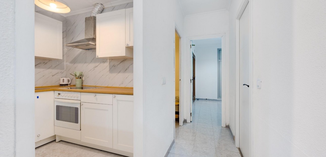 Herverkoop - Appartement / flat -
Torrevieja - Estacion de autobuses