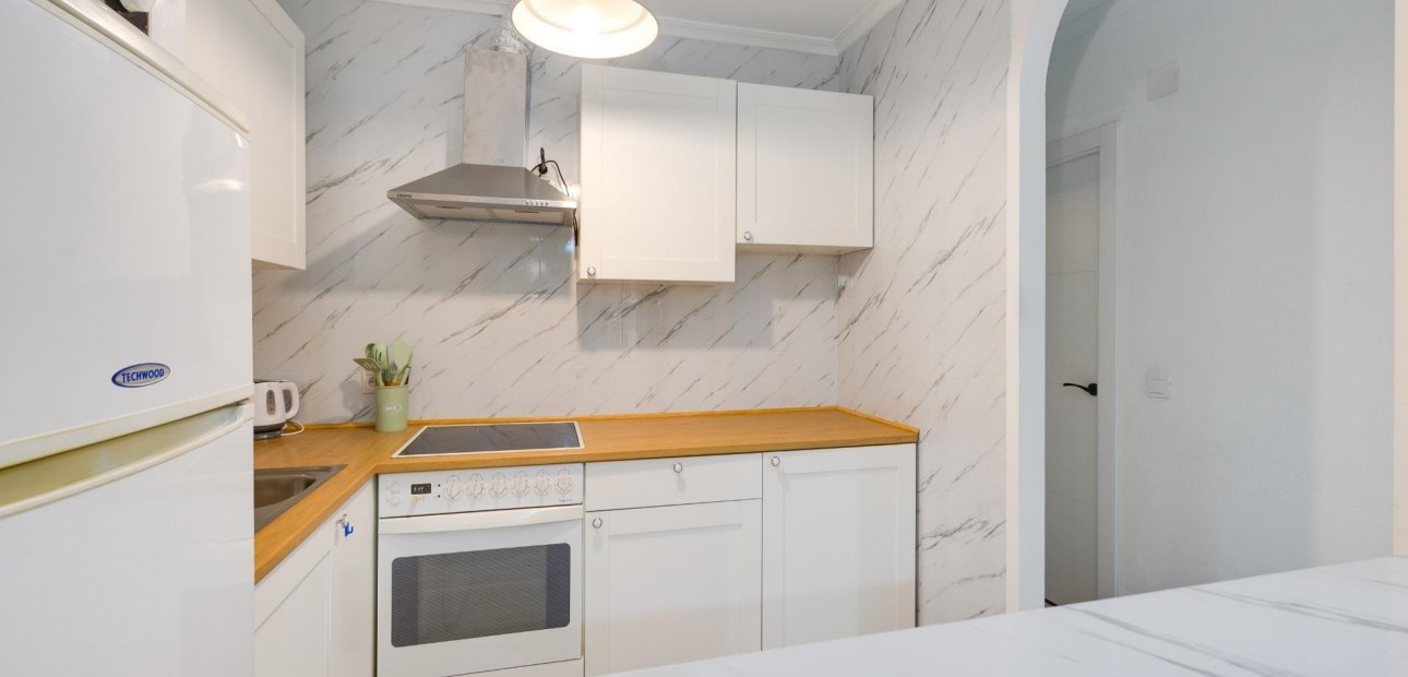 Herverkoop - Appartement / flat -
Torrevieja - Estacion de autobuses