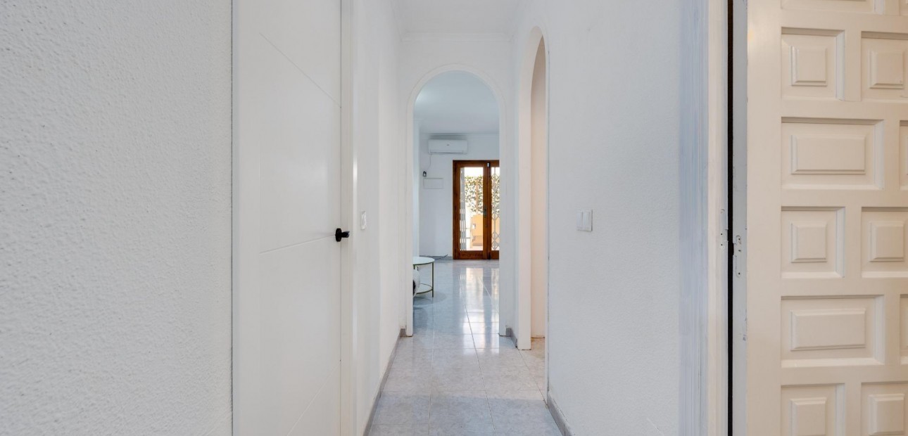 Herverkoop - Appartement / flat -
Torrevieja - Estacion de autobuses