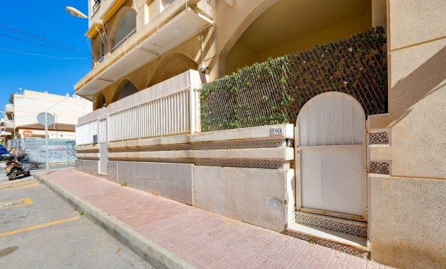 Herverkoop - Appartement / flat -
Torrevieja - Estacion de autobuses