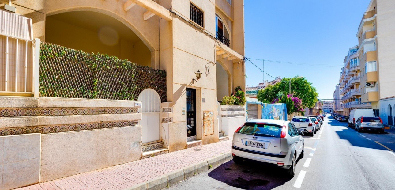 Herverkoop - Appartement / flat -
Torrevieja - Estacion de autobuses