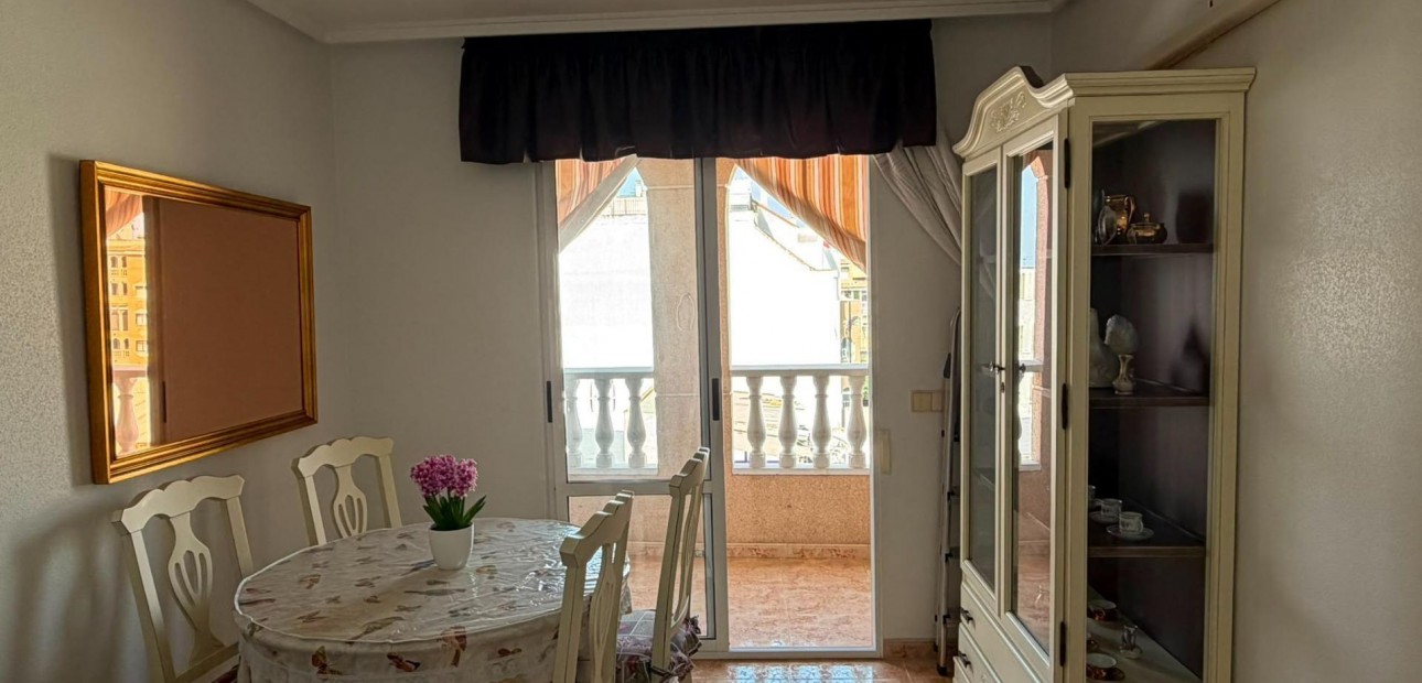 Herverkoop - Appartement / flat -
Torrevieja - Centro