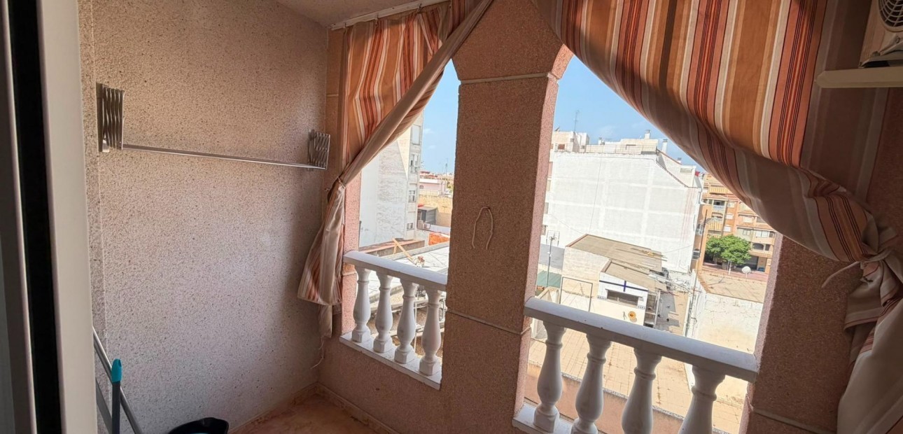 Herverkoop - Appartement / flat -
Torrevieja - Centro