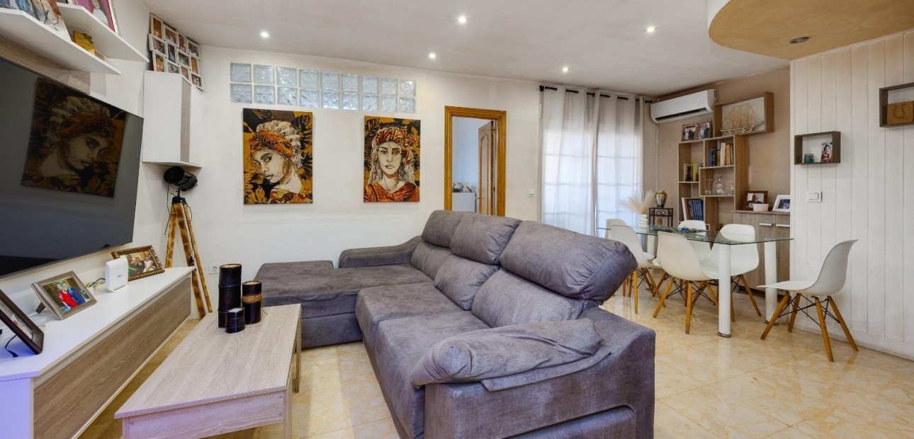 Sale - Apartment / flat -
Torrevieja - torrevieja