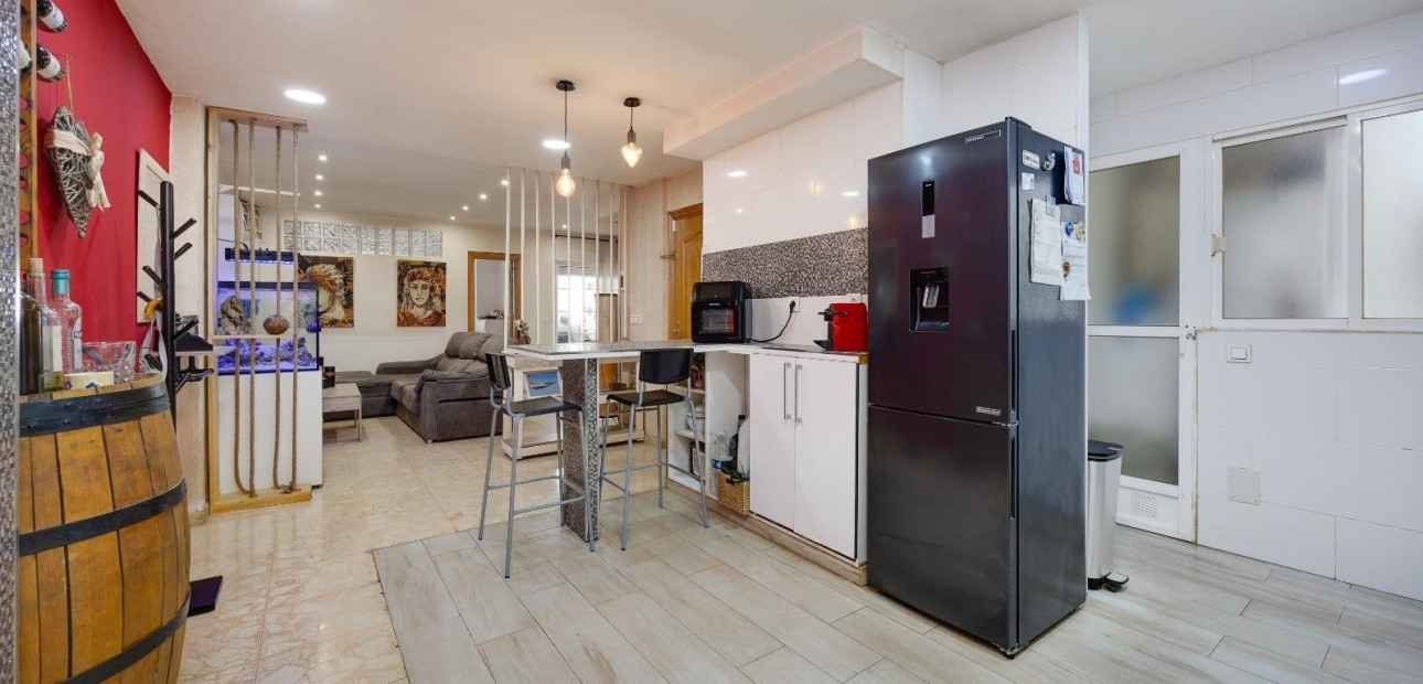 Sale - Apartment / flat -
Torrevieja - torrevieja